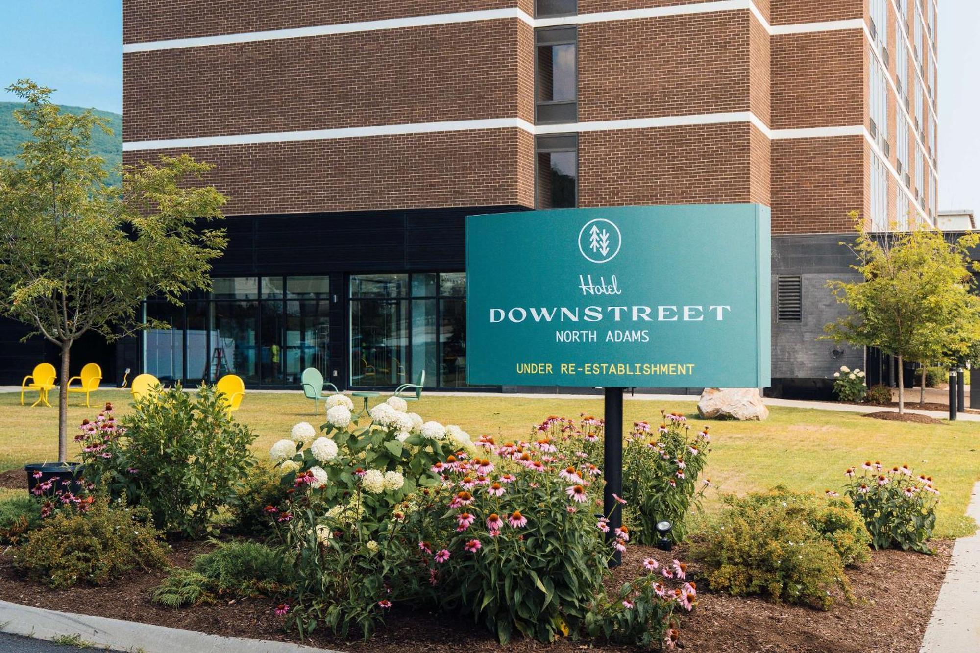 Hotel Downstreet, Ascend Hotel Collection North Adams Extérieur photo